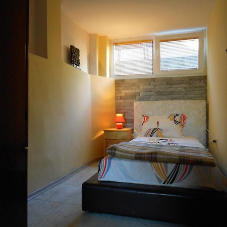 Hostel Del Mar Varna Exterior photo
